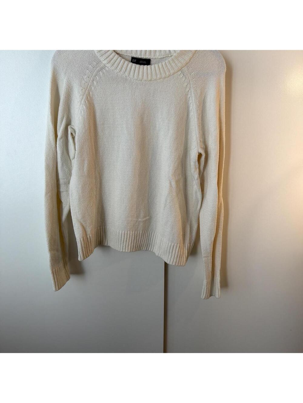 Gap Women's Cream and White Jumper